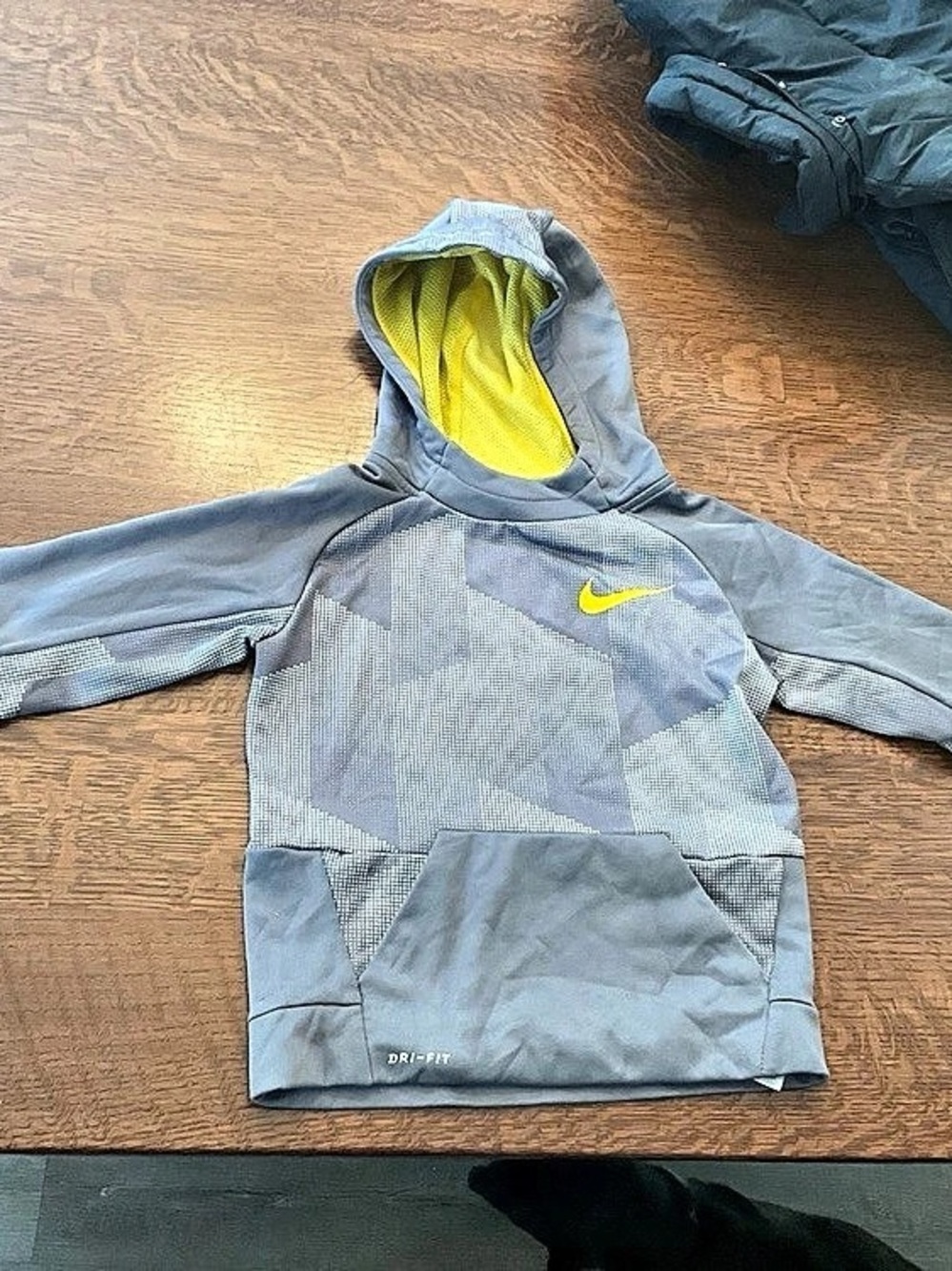 Nike Dri-FIT Boys Geometric Pullover Hoodie Gray & Yellow Large